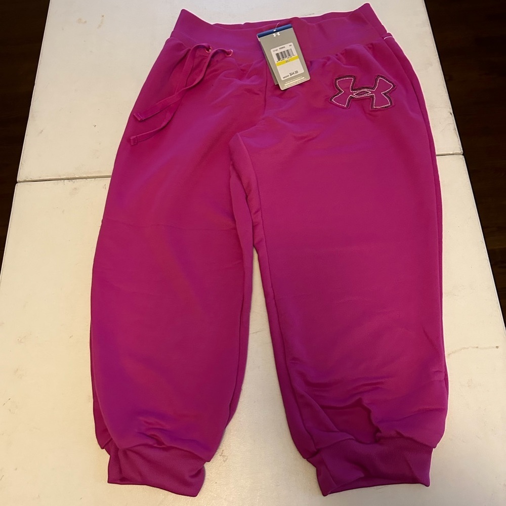 Under Armour women’s capri pants so medium MD pink